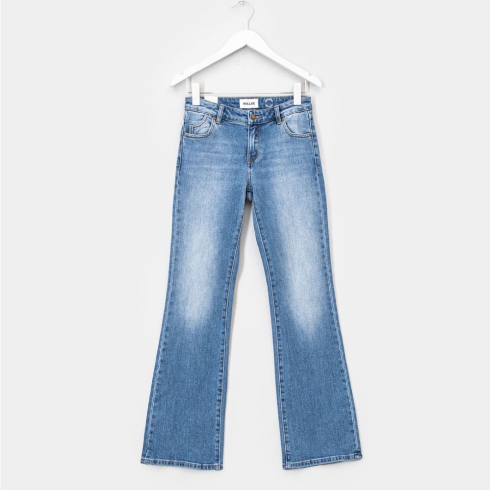 Rolla’s Dallas Low Slim Flare jeans in color Karen blue, size 24.